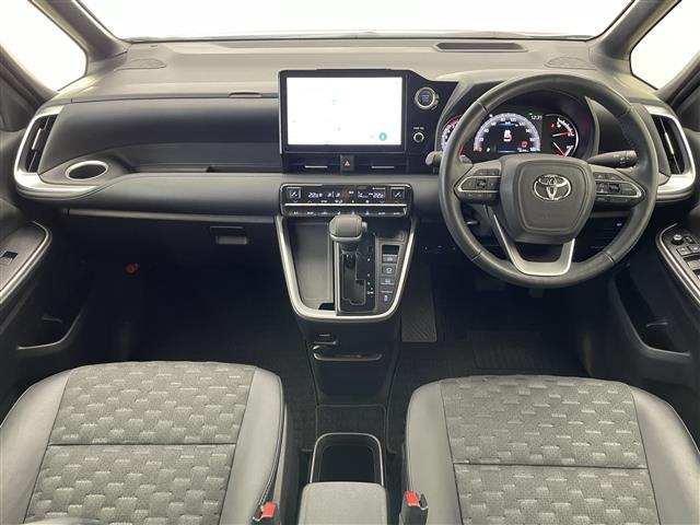 ヴォクシー Ｓ－Ｚ　純正１０．５型ナビＴＶ　純正１４型後席モニター　禁煙　快適利便Ｈｉｇｈ　シートヒーター　デジタルインナミラー　パワーバックドア　オットマン　バックカメラ　衝突軽減　追従クルコン　ＨＤＭＩ　ハーフレザー（2枚目）