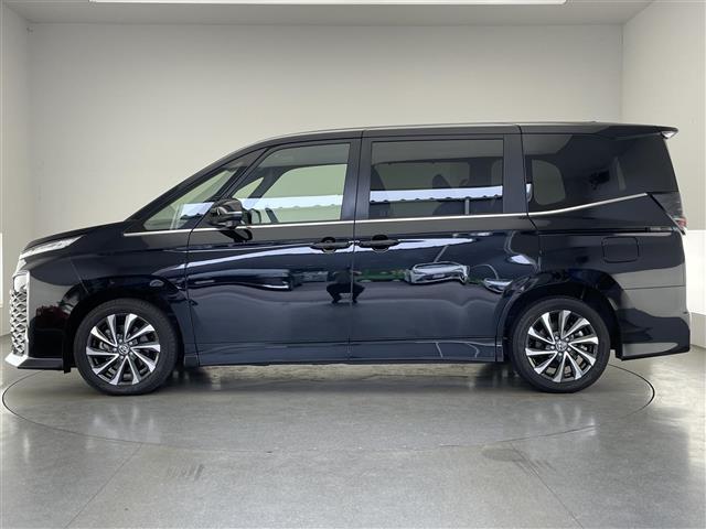 ヴォクシー Ｓ－Ｚ　純正１０．５型ナビＴＶ　純正１４型後席モニター　禁煙　快適利便Ｈｉｇｈ　シートヒーター　デジタルインナミラー　パワーバックドア　オットマン　バックカメラ　衝突軽減　追従クルコン　ＨＤＭＩ　ハーフレザー（17枚目）