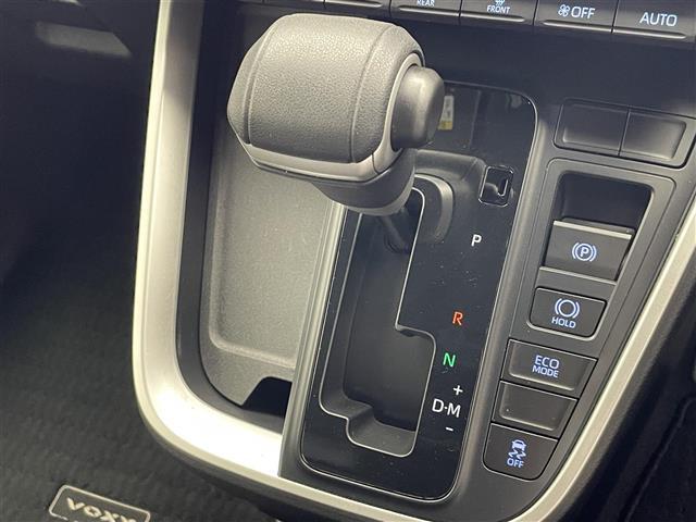 ヴォクシー Ｓ－Ｚ　純正１０．５型ナビＴＶ　純正１４型後席モニター　禁煙　快適利便Ｈｉｇｈ　シートヒーター　デジタルインナミラー　パワーバックドア　オットマン　バックカメラ　衝突軽減　追従クルコン　ＨＤＭＩ　ハーフレザー（31枚目）