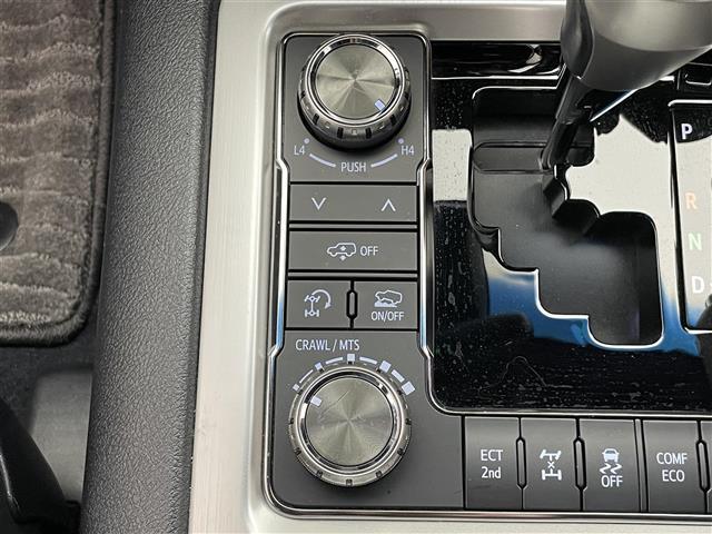 ランドクルーザー ZX 純正9インチナビ 全方位カメラ サンルーフ ルーフレール BSM 黒レザーシート センターデフロック パワーシート シートヒーター シートベンチレーション ステアリングヒーター ACC ETC(9枚目)