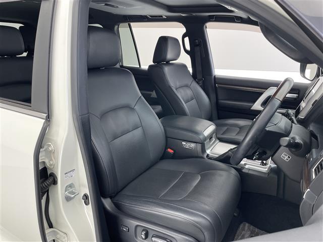 ランドクルーザー ZX 純正9インチナビ 全方位カメラ サンルーフ ルーフレール BSM 黒レザーシート センターデフロック パワーシート シートヒーター シートベンチレーション ステアリングヒーター ACC ETC(18枚目)