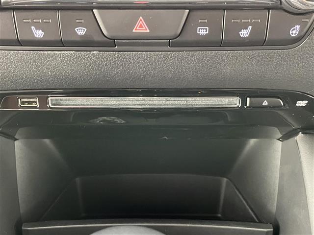 MAZDA3ファストバック 20Sバーガンディ セレクション 純正8.8型ナビ BOSE 赤革 禁煙 HUD BSM HDMI パドルシフト 追従クルコン フルセグ DVD パワーシート シートヒーター ETC ドラレコ LEDライト 衝突軽減 コーナーセンサー(5枚目)