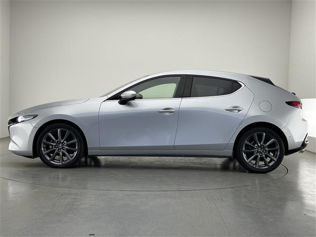 MAZDA3ファストバック 20Sバーガンディ セレクション 純正8.8型ナビ BOSE 赤革 禁煙 HUD BSM HDMI パドルシフト 追従クルコン フルセグ DVD パワーシート シートヒーター ETC ドラレコ LEDライト 衝突軽減 コーナーセンサー(17枚目)