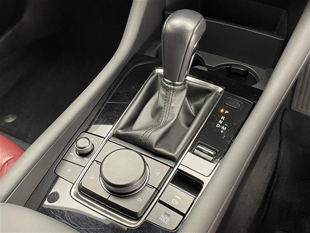 MAZDA3ファストバック 20Sバーガンディ セレクション 純正8.8型ナビ BOSE 赤革 禁煙 HUD BSM HDMI パドルシフト 追従クルコン フルセグ DVD パワーシート シートヒーター ETC ドラレコ LEDライト 衝突軽減 コーナーセンサー(28枚目)