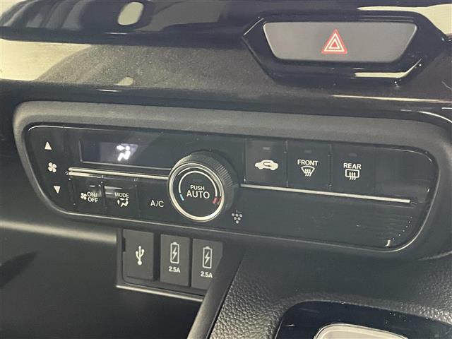 Ｎ－ＢＯＸカスタム Ｇ・ＥＸターボホンダセンシング　純正８型ナビ　バックカメラ　追従クルコン　禁煙　フルセグ　ＤＶＤ　パドルシフト　黒ハーフレザー　両側パワスラ　ホンダセンシング　ＥＴＣ　ＬＥＤオートライト　衝突軽減　ハンドル支援　誤発進抑制　フォグ（6枚目）