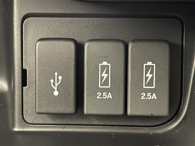 Ｎ－ＢＯＸカスタム Ｇ・ＥＸターボホンダセンシング　純正８型ナビ　バックカメラ　追従クルコン　禁煙　フルセグ　ＤＶＤ　パドルシフト　黒ハーフレザー　両側パワスラ　ホンダセンシング　ＥＴＣ　ＬＥＤオートライト　衝突軽減　ハンドル支援　誤発進抑制　フォグ（9枚目）