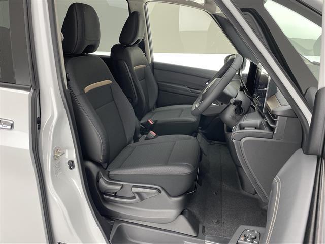 セレナ e-パワー ハイウェイスターV 登録済未使用車 純12.3型DAナビTV 禁煙 純正11型後席モニター 全方位カメラ プロパイロット BSM 内蔵前後ドラレコ デジタルインナーミラー HDMI ワイヤレス充電 衝突軽減 ハンドル支援(19枚目)