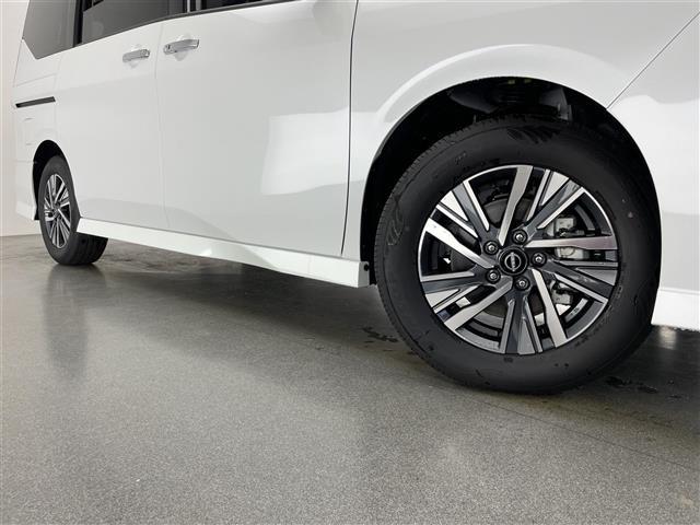 セレナ e-パワー ハイウェイスターV 登録済未使用車 純12.3型DAナビTV 禁煙 純正11型後席モニター 全方位カメラ プロパイロット BSM 内蔵前後ドラレコ デジタルインナーミラー HDMI ワイヤレス充電 衝突軽減 ハンドル支援(34枚目)