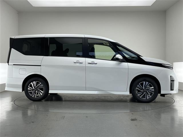 セレナ e-パワー ハイウェイスターV 登録済未使用車 純12.3型DAナビTV 禁煙 純正11型後席モニター 全方位カメラ プロパイロット BSM 内蔵前後ドラレコ デジタルインナーミラー HDMI ワイヤレス充電 衝突軽減 ハンドル支援(40枚目)