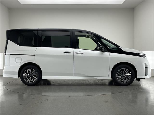 セレナ e-パワー ハイウェイスターV 登録済未使用車 純12.3型DAナビTV 禁煙 純正11型後席モニター 全方位カメラ プロパイロット BSM 内蔵前後ドラレコ デジタルインナーミラー HDMI ワイヤレス充電 衝突軽減 ハンドル支援(40枚目)