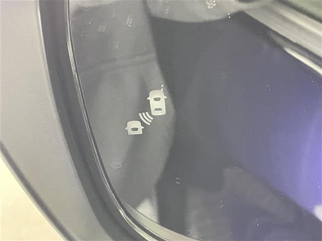 セレナ ハイウェイスターV 純正10型ナビ 全方位カメラ 禁煙車 デジタルインナーミラー フルセグTV ブルーレイ HDMI プロパイロット BSM ETC ドラレコ コーナーセンサー 衝突軽減 追従クルコン 両側パワスラドア(5枚目)