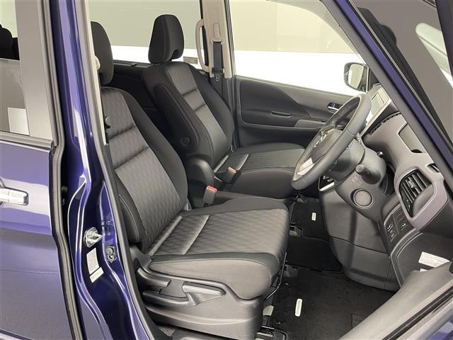 セレナ ハイウェイスターV 純正10型ナビ 全方位カメラ 禁煙車 デジタルインナーミラー フルセグTV ブルーレイ HDMI プロパイロット BSM ETC ドラレコ コーナーセンサー 衝突軽減 追従クルコン 両側パワスラドア(19枚目)