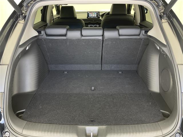 ＺＲ－Ｖ ｅ：ＨＥＶ　Ｚ　純正９型ＤＡナビＴＶ　ＢＯＳＥ　黒革　禁煙車　シートヒーター　ワイヤレス充電　電動リアゲートステアリングヒーター　コーナーセンサー　ホンダセンシング　衝突軽減　追従クルコン　ハンドル支援　ＬＥＤライト（21枚目）