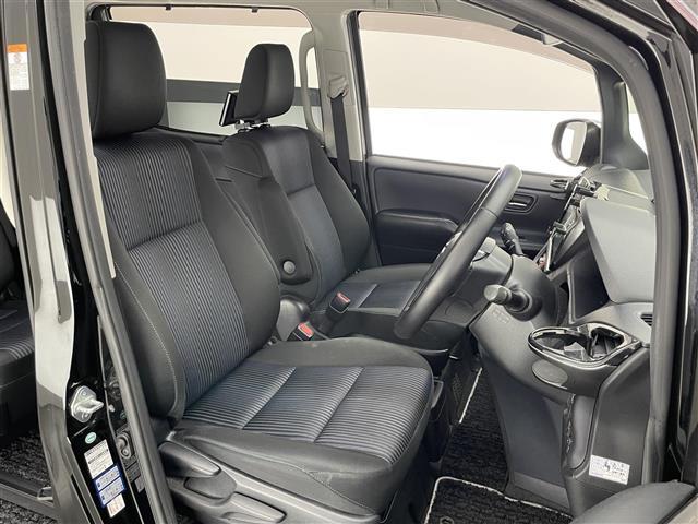 ヴォクシー ハイブリッドZS 煌II アルパイン11型ナビ 後席モニター 禁煙 バックカメラ コーナーセンサー 両側パワスラ ドラレコ セーフティセンス 衝突軽減 車線逸脱 オートハイビーム LEDオートライト フォグランプ 純正マット(19枚目)