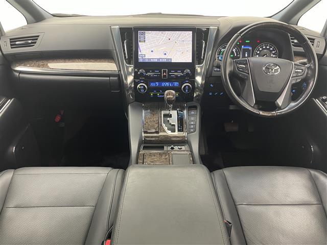 アルファードハイブリッド エグゼクティブラウンジＳ　メーカーナビ　全方位カメラ　ＪＢＬ　禁煙　Ｗムーンルーフ　リヤエンターテイメント　デジインミラー　パーキングアシスト　黒革　ワイヤレス充電　ＨＤＭＩ　ＢＳＭ　ベンチレーション　ＡＣ１００Ｖ　ＤＶＤ再生（2枚目）