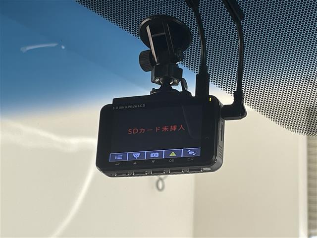 アルファードハイブリッド エグゼクティブラウンジＳ　メーカーナビ　全方位カメラ　ＪＢＬ　禁煙　Ｗムーンルーフ　リヤエンターテイメント　デジインミラー　パーキングアシスト　黒革　ワイヤレス充電　ＨＤＭＩ　ＢＳＭ　ベンチレーション　ＡＣ１００Ｖ　ＤＶＤ再生（8枚目）