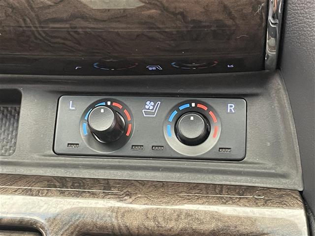 アルファードハイブリッド エグゼクティブラウンジＳ　メーカーナビ　全方位カメラ　ＪＢＬ　禁煙　Ｗムーンルーフ　リヤエンターテイメント　デジインミラー　パーキングアシスト　黒革　ワイヤレス充電　ＨＤＭＩ　ＢＳＭ　ベンチレーション　ＡＣ１００Ｖ　ＤＶＤ再生（29枚目）