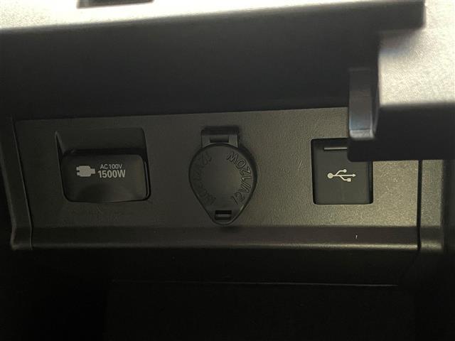 アルファードハイブリッド エグゼクティブラウンジＳ　メーカーナビ　全方位カメラ　ＪＢＬ　禁煙　Ｗムーンルーフ　リヤエンターテイメント　デジインミラー　パーキングアシスト　黒革　ワイヤレス充電　ＨＤＭＩ　ＢＳＭ　ベンチレーション　ＡＣ１００Ｖ　ＤＶＤ再生（32枚目）