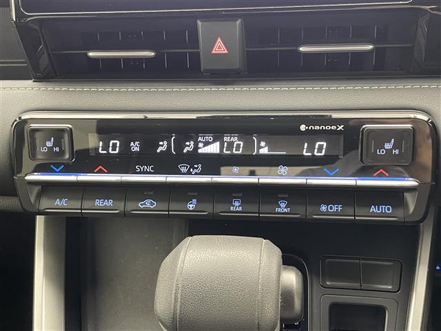 ノア ハイブリッドＳ－Ｚ　純正１０．５型ナビ　ＢＳＭ　禁煙車　快適利便Ｈｉｇｈ　ＤＶＤデッキ　シートヒーター　ハンドルヒーター　電動リアゲート　両側パワスラ　ＡＣ１００Ｖ電源　前後ドラレコ　セーフティセンス　衝突軽減　ＬＥＤ（5枚目）