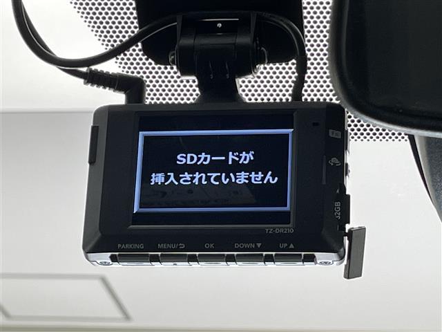 ノア ハイブリッドＳ－Ｚ　純正１０．５型ナビ　ＢＳＭ　禁煙車　快適利便Ｈｉｇｈ　ＤＶＤデッキ　シートヒーター　ハンドルヒーター　電動リアゲート　両側パワスラ　ＡＣ１００Ｖ電源　前後ドラレコ　セーフティセンス　衝突軽減　ＬＥＤ（7枚目）