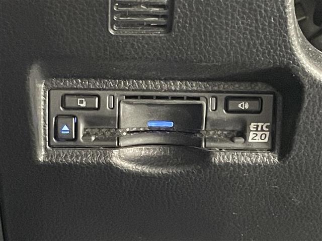 ノア ハイブリッドＳ－Ｚ　純正１０．５型ナビ　ＢＳＭ　禁煙車　快適利便Ｈｉｇｈ　ＤＶＤデッキ　シートヒーター　ハンドルヒーター　電動リアゲート　両側パワスラ　ＡＣ１００Ｖ電源　前後ドラレコ　セーフティセンス　衝突軽減　ＬＥＤ（8枚目）