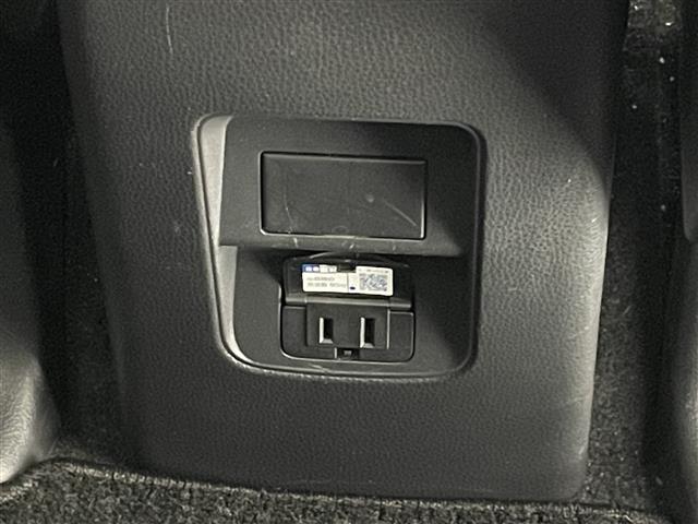 ノア ハイブリッドＳ－Ｚ　純正１０．５型ナビ　ＢＳＭ　禁煙車　快適利便Ｈｉｇｈ　ＤＶＤデッキ　シートヒーター　ハンドルヒーター　電動リアゲート　両側パワスラ　ＡＣ１００Ｖ電源　前後ドラレコ　セーフティセンス　衝突軽減　ＬＥＤ（9枚目）