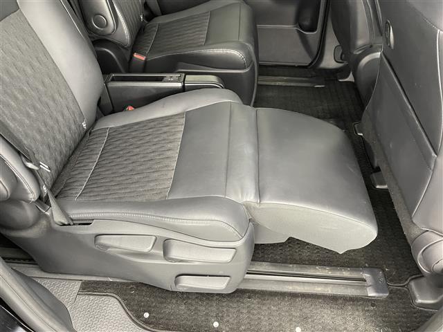 ノア ハイブリッドＳ－Ｚ　純正１０．５型ナビ　ＢＳＭ　禁煙車　快適利便Ｈｉｇｈ　ＤＶＤデッキ　シートヒーター　ハンドルヒーター　電動リアゲート　両側パワスラ　ＡＣ１００Ｖ電源　前後ドラレコ　セーフティセンス　衝突軽減　ＬＥＤ（21枚目）