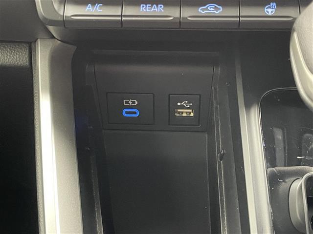 ノア ハイブリッドＳ－Ｚ　純正１０．５型ナビ　ＢＳＭ　禁煙車　快適利便Ｈｉｇｈ　ＤＶＤデッキ　シートヒーター　ハンドルヒーター　電動リアゲート　両側パワスラ　ＡＣ１００Ｖ電源　前後ドラレコ　セーフティセンス　衝突軽減　ＬＥＤ（32枚目）