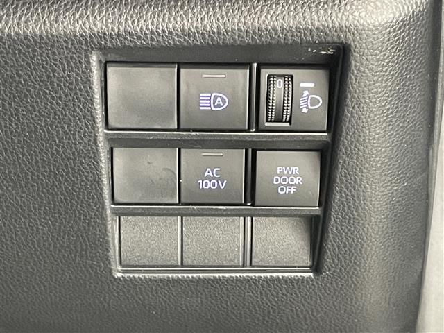 ノア ハイブリッドＳ－Ｚ　純正１０．５型ナビ　ＢＳＭ　禁煙車　快適利便Ｈｉｇｈ　ＤＶＤデッキ　シートヒーター　ハンドルヒーター　電動リアゲート　両側パワスラ　ＡＣ１００Ｖ電源　前後ドラレコ　セーフティセンス　衝突軽減　ＬＥＤ（33枚目）