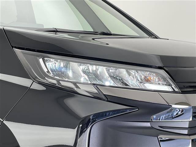 ノア ハイブリッドＳ－Ｚ　純正１０．５型ナビ　ＢＳＭ　禁煙車　快適利便Ｈｉｇｈ　ＤＶＤデッキ　シートヒーター　ハンドルヒーター　電動リアゲート　両側パワスラ　ＡＣ１００Ｖ電源　前後ドラレコ　セーフティセンス　衝突軽減　ＬＥＤ（35枚目）