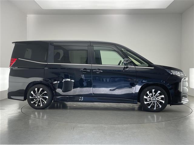 ノア ハイブリッドＳ－Ｚ　純正１０．５型ナビ　ＢＳＭ　禁煙車　快適利便Ｈｉｇｈ　ＤＶＤデッキ　シートヒーター　ハンドルヒーター　電動リアゲート　両側パワスラ　ＡＣ１００Ｖ電源　前後ドラレコ　セーフティセンス　衝突軽減　ＬＥＤ（40枚目）