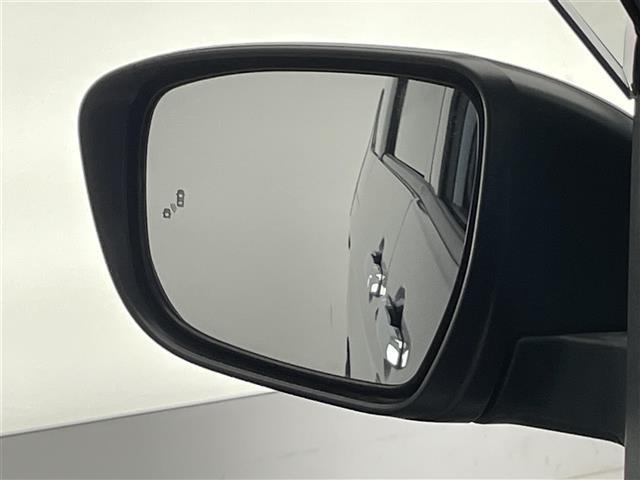 セレナ ｅ－パワー　ハイウェイスターＶ　純正１０型ナビ　シートヒーター　禁煙　全方位カメラ　ＢＳＭ　ハンドルヒーター　寒冷地　ＥＴＣ　ツートンカラー　　コーナーセンサー　両側パワスラ　純正ドラレコ　ＬＥＤオートライト　フォグ　衝突軽減装置（6枚目）