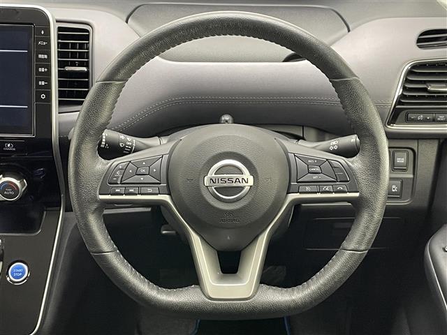 セレナ ｅ－パワー　ハイウェイスターＶ　純正１０型ナビ　シートヒーター　禁煙　全方位カメラ　ＢＳＭ　ハンドルヒーター　寒冷地　ＥＴＣ　ツートンカラー　　コーナーセンサー　両側パワスラ　純正ドラレコ　ＬＥＤオートライト　フォグ　衝突軽減装置（9枚目）