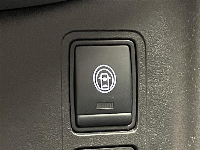 セレナ ｅ－パワー　ハイウェイスターＶ　純正１０型ナビ　シートヒーター　禁煙　全方位カメラ　ＢＳＭ　ハンドルヒーター　寒冷地　ＥＴＣ　ツートンカラー　　コーナーセンサー　両側パワスラ　純正ドラレコ　ＬＥＤオートライト　フォグ　衝突軽減装置（30枚目）