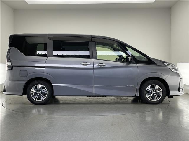 セレナ ｅ－パワー　ハイウェイスターＶ　純正１０型ナビ　シートヒーター　禁煙　全方位カメラ　ＢＳＭ　ハンドルヒーター　寒冷地　ＥＴＣ　ツートンカラー　　コーナーセンサー　両側パワスラ　純正ドラレコ　ＬＥＤオートライト　フォグ　衝突軽減装置（40枚目）