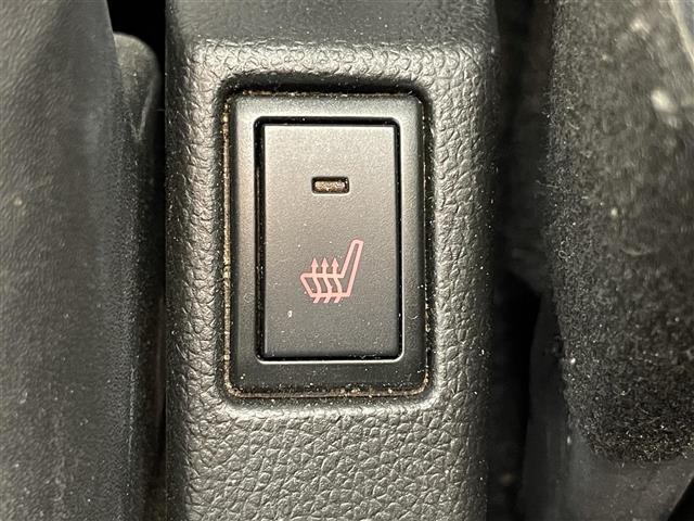 スイフトスポーツ ベースグレード　純正８型ナビ　全方位カメラ　禁煙　シートヒーター　クルコン　ＥＴＣ　デュアルセンサーブレーキサポート　衝突軽減装置　車線逸脱　ＬＥＤオートライト　フォグランプ　フルセグＴＶ　Ｂｌｕｅｔｏｏｔｈ　ＵＳＢ（8枚目）