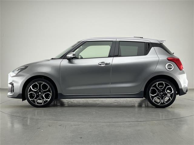 スイフトスポーツ ベースグレード　純正８型ナビ　全方位カメラ　禁煙　シートヒーター　クルコン　ＥＴＣ　デュアルセンサーブレーキサポート　衝突軽減装置　車線逸脱　ＬＥＤオートライト　フォグランプ　フルセグＴＶ　Ｂｌｕｅｔｏｏｔｈ　ＵＳＢ（17枚目）