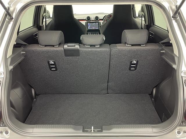 スイフトスポーツ ベースグレード　純正８型ナビ　全方位カメラ　禁煙　シートヒーター　クルコン　ＥＴＣ　デュアルセンサーブレーキサポート　衝突軽減装置　車線逸脱　ＬＥＤオートライト　フォグランプ　フルセグＴＶ　Ｂｌｕｅｔｏｏｔｈ　ＵＳＢ（21枚目）