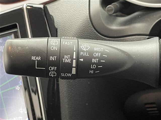 スイフトスポーツ ベースグレード　純正８型ナビ　全方位カメラ　禁煙　シートヒーター　クルコン　ＥＴＣ　デュアルセンサーブレーキサポート　衝突軽減装置　車線逸脱　ＬＥＤオートライト　フォグランプ　フルセグＴＶ　Ｂｌｕｅｔｏｏｔｈ　ＵＳＢ（30枚目）