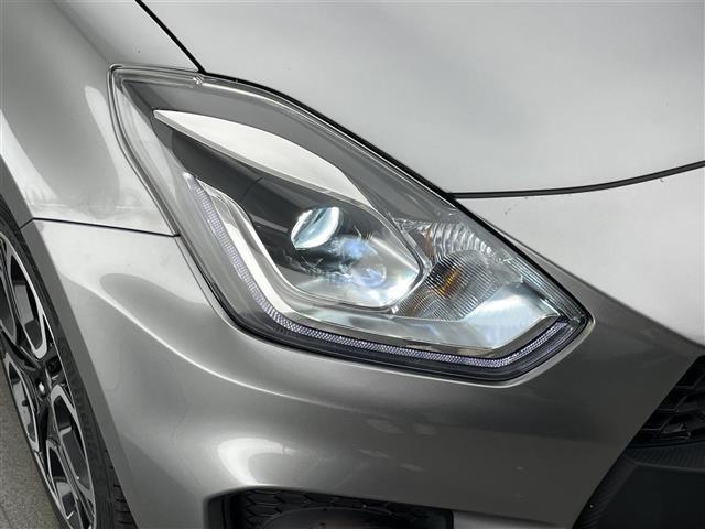 スイフトスポーツ ベースグレード　純正８型ナビ　全方位カメラ　禁煙　シートヒーター　クルコン　ＥＴＣ　デュアルセンサーブレーキサポート　衝突軽減装置　車線逸脱　ＬＥＤオートライト　フォグランプ　フルセグＴＶ　Ｂｌｕｅｔｏｏｔｈ　ＵＳＢ（32枚目）