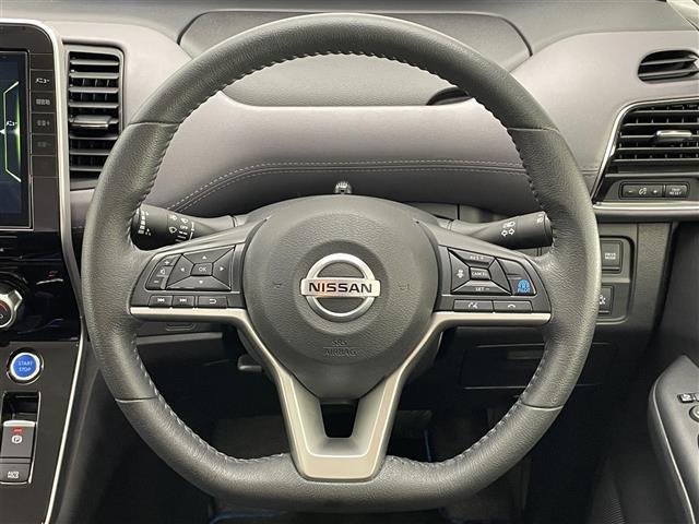 セレナ ｅ－パワー　ハイウェイスターＶ　純正１０型ナビ　全方位カメラ　禁煙　プロパイロット　デジタルインナーミラー　ＢＳＭ　ハンズフリー両側パワスラ　ＥＴＣ　衝突軽減　追従クルコン　ハンドル支援　ＬＥＤオートライト　コーナーセンサ　ドラレコ（10枚目）