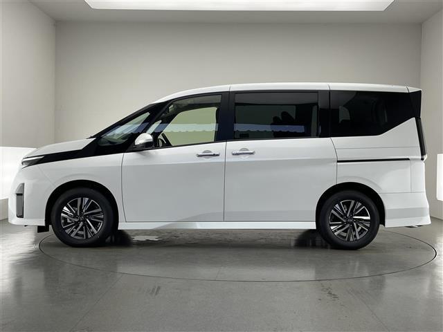 セレナ e-パワー ハイウェイスターV 登録済未使用車 純12.3型DAナビTV 禁煙 全方位カメラ プロパイロット BSM 内蔵前後ドラレコ デジタルインナーミラー HDMI ワイヤレス充電 衝突軽減 車線逸脱 両側パワスラ ハンドル支援(17枚目)