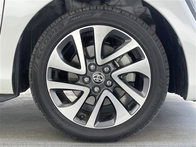 シエンタ ハイブリッドＧ　クエロ　純正ナビ　シートヒーター　ドラレコ　禁煙　バックカメラ　両側パワスラ　ＥＴＣ　セーフティセンス　衝突軽減　車線逸脱　ワイパーデアイサー　ＬＥＤオートライト　フォグランプ　純正ＯＰ１６ＡＷ　ハーフレザー（13枚目）