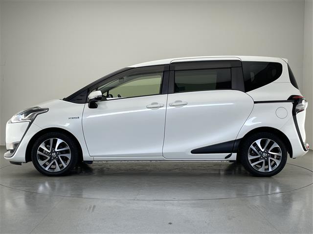 シエンタ ハイブリッドＧ　クエロ　純正ナビ　シートヒーター　ドラレコ　禁煙　バックカメラ　両側パワスラ　ＥＴＣ　セーフティセンス　衝突軽減　車線逸脱　ワイパーデアイサー　ＬＥＤオートライト　フォグランプ　純正ＯＰ１６ＡＷ　ハーフレザー（17枚目）