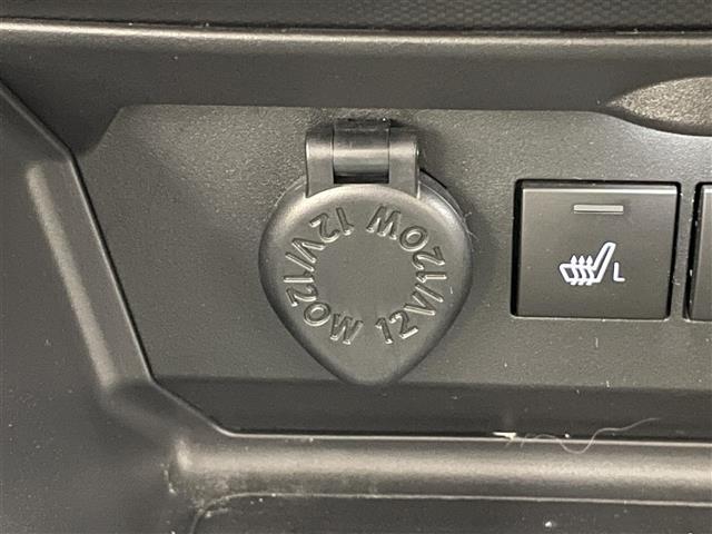 ロッキー プレミアムＧ　シートヒーター　追従クルコン　禁煙　スマアシＩＩＩ　衝突軽減　電動パーキング　オートホールド　ハーフレザー　コーナーセンサー　ＬＥＤオートライト　フォグランプ　純正フロアマット　ＵＳＢポート　フォグラ（12枚目）