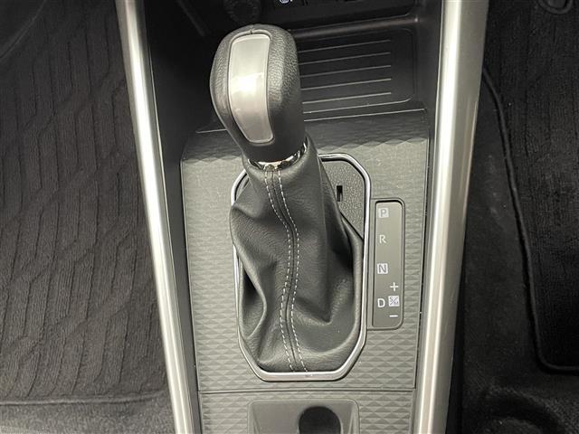 ロッキー プレミアムＧ　シートヒーター　追従クルコン　禁煙　スマアシＩＩＩ　衝突軽減　電動パーキング　オートホールド　ハーフレザー　コーナーセンサー　ＬＥＤオートライト　フォグランプ　純正フロアマット　ＵＳＢポート　フォグラ（15枚目）