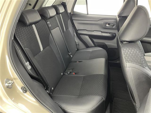 ロッキー プレミアムＧ　シートヒーター　追従クルコン　禁煙　スマアシＩＩＩ　衝突軽減　電動パーキング　オートホールド　ハーフレザー　コーナーセンサー　ＬＥＤオートライト　フォグランプ　純正フロアマット　ＵＳＢポート　フォグラ（20枚目）