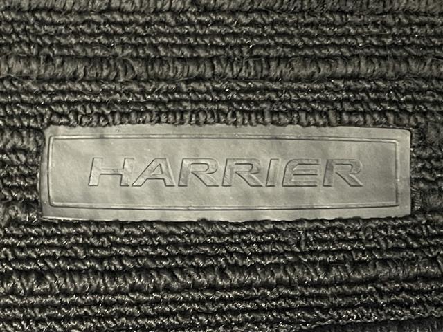 ハリアーハイブリッド Z レザーパッケージ 純正12.3型ナビ 調光ルーフ JBL 禁煙 全方位カメラ デジタルインナーミラー 黒革 シートヒーター 電動リアゲート 前後ドラレコ 衝突軽減 追従クルコン BSM HUD コーナーセンサ フルセグ(26枚目)