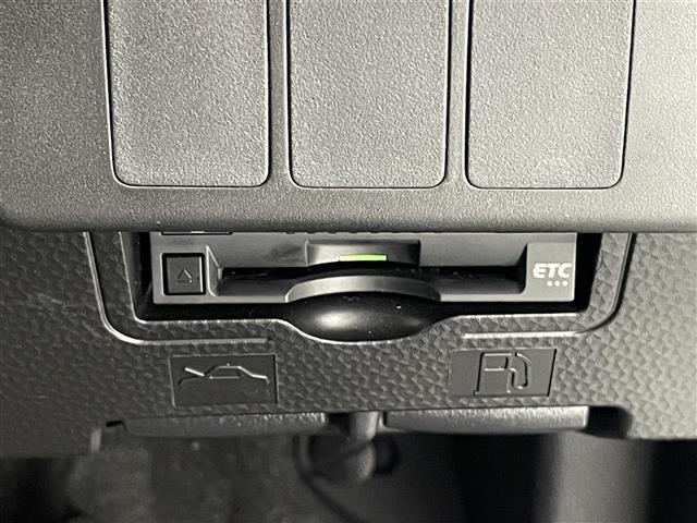 ルーミー カスタムＧ　Ｓ　純正ナビ　シートヒーター　ＳＡＩＩ　禁煙　バックカメラ　クルーズコントロール　ＥＴＣ　プッシュスタート　ＬＥＤオートライト　フォグランプ　衝突軽減　両側パワースライドドア　純正ドラレコ　純正フロアマッ（8枚目）