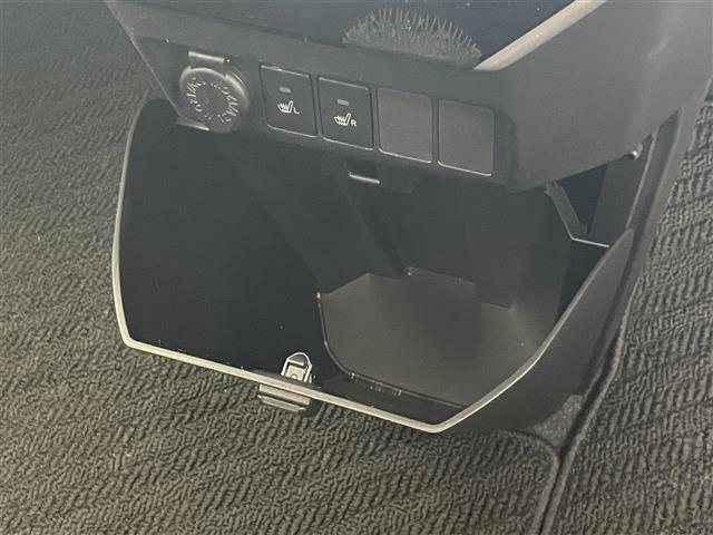 ルーミー カスタムＧ　Ｓ　純正ナビ　シートヒーター　ＳＡＩＩ　禁煙　バックカメラ　クルーズコントロール　ＥＴＣ　プッシュスタート　ＬＥＤオートライト　フォグランプ　衝突軽減　両側パワースライドドア　純正ドラレコ　純正フロアマッ（29枚目）